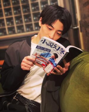 Mahiro Takasugi Instagram - 「小説幻冬」5月号
こちら、高杉が表紙を務めさせていただきました！
本日より発売なので是非、チェックしてみてください！

#小説幻冬