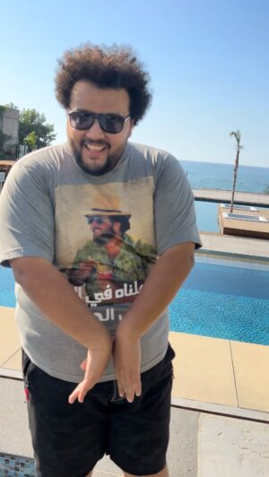 Mahmoud Alsisi Instagram - لما تبقي لسه غني جديد
#محمود_السيسي #الاخطبوط 
#الفلوس