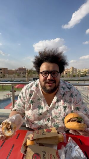 Mahmoud Alsisi Instagram - البلوجر لما يجوع
#محمود_السيسي 
#نص_دستة