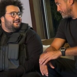 Mahmoud Alsisi Instagram - قالولك￼ دا ماسك التليفون وبيصور نفسة مش هيوصل لحاجة
