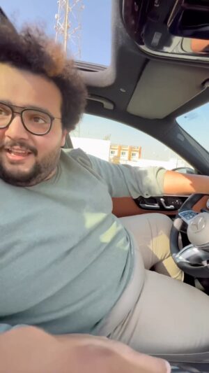 Mahmoud Alsisi Instagram - تجربة عشوائية للمرسيدس😂