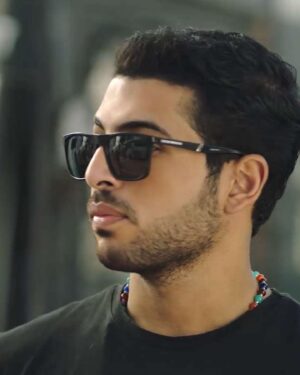 Mahmoud Amr Yassin Instagram - انهارده الحلقه الاخيره من قصه عيشها بفرحه يا رب تكون عجبتكوا و دور جلال يكون حبيتوا 🤍