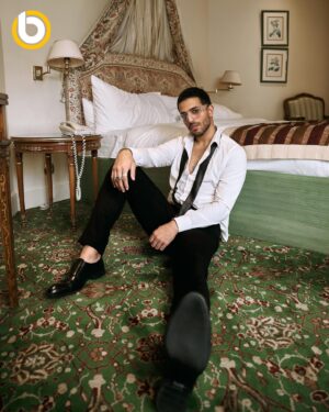 Mahmoud Amr Yassin Instagram - “From a young age, acting was always a passion of mine. While I don't have a specific role model, both my grandfathers, Yehia El-Fakhrany, and Amr Diab have been sources of inspiration for me”
From my latest cover with @obmagonline for June's issue 🖤✨

Art director & photographer: @heshammarcelo12
Stylist: @kariemfadl 
Retoucher: @feko_retoucher
Location: @grandniletower
Suit: @moamenawadofficial 
Shoes: @brava_cairo 
Accessories: @cords.co
Hair stylist: Omar Hamed 
Assistant Stylist: @beshoytarek 
Photographer’s assistant: @hema_mediaaa74

#obmagazine
#obdailydoseofnews