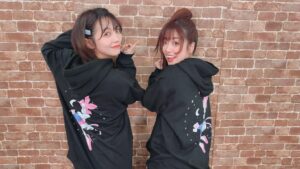 Maho Tomita Instagram - ---------♡

#まほチャンネル ご視聴ありがとうございました！！！
ゲストに #生田輝 ちゃん (@teltelbz ) をお迎えしてお届けしました！

2ショットを全然撮らない私たちということが今回の発見でございました。笑

そして今回のコーナーは【まほチャンネル学園入学試験】でございました！........！？！？！？
学園！？試験！！！？！？！？

あぁーーーー、私は算数が全く分かりません。笑
数学じゃないです。算数がわかりません。笑

配信を見て、一緒に問題解いてみてね♡

そして今日のエチュード。
みんなマイメロはまさかのクロミちゃんも登場でしたよ♡笑

#おそろコーデ #トキキル #謎解き