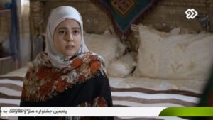 Mahsa Hashemi Instagram - سه سال گذشت  از همچین شب های پاییزیی که بازی نقابها مهمان خونه هاتون بود 
سکانس مربوط به قسمت ۳۹
به همراه لیلاجان برخورداری🥰