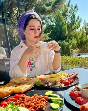 Mahsa Hashemi Instagram - 🌞☕️
