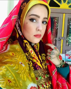 Mahsa Hashemi Instagram - به یاد صحرای بازی نقابها🦋🥰

Makeup by: @aidinfarzi 🌹
#mahsahashemi#mahsa_hashemi#مهسا_هاشمی#مهساهاشمی