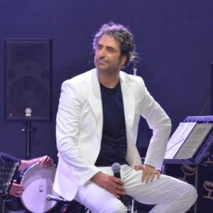 Mahsun Kırmızıgül Instagram - Sahnelere dönmek bana çok iyi geldi. Kendimi buldum.
