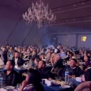 Mahsun Kırmızıgül Instagram - Artık sahne zamanı… 19 Kasım Cumartesi akşamı İstanbul Günay’dayız. 26 Kasım Cumartesi akşamı da Ankara Günay’da birlikteyiz. Şimdiden heyecan sardı bizi. ☺️