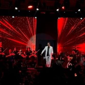 Mahsun Kırmızıgül Instagram - “Yıkılmadık Ayaktayız” her geçen gün biraz daha vicdansızlaşan, merhametsizleşen kötü insanlara karşı daha dirençli hale geldik. Her şeye rağmen ayakta kalmaya çalışanlara selam olsun.