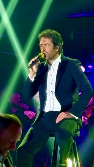 Mahsun Kırmızıgül Instagram - Öyle yaralar varki bir ömür kanar ve kapanmaz.  Yarası kanayanlar için söylüyoruz.
