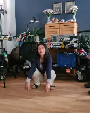 Mai Duong Kieu Instagram - Swipe for 🫶🏼

One squat a day ...
#squatlife #setlife 🎬