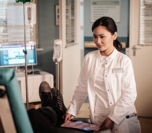 Mai Duong Kieu Instagram - So I've taken a look at your 🧠...
Heute wieder 21 Uhr bei
@inallerfreundschaft_official👩🏻‍⚕️