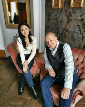 Mai Duong Kieu Instagram - With the one and only @leonard_lansink
Wilsberg 🎬 @warnerbrosde