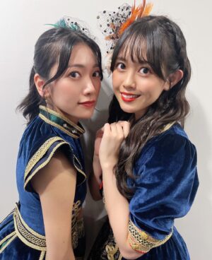 Mai Takeuchi Instagram - …

2023.11.3 ひらまつり🪞🎀

6億年ぶりくらいにアイドルになりました🪄
尊敬する先輩、平松可奈子さんから声がかかり
トキメイテしまったので出演を決めました✊

今はideal pecoのパフォーマンスディレクターとして
アイドルを支えるお仕事をさせていただいているので
ずいぶんステージに立つ機会は減ってしまったけど
やっぱりステージに立つ事は大大大好き🫰🏻♡

だからこそ、舞ができる事ってきっとあるはず！

裏方だから表に出ちゃいけないとか無いと思うので
今回はとびっきり楽しんでステージに立ちました🩷💚

アイペコのレッド担当、近石日奈ちゃんが来てくれたり
アイペコファンの方が来てくださったり
愛してやまない、たけうちーむ♡が来てくれたり

ちょーーー幸せな1日だったナ‼️
(次の日の身体へのダメージ凄かったけど)

こんなにも幸せな時間を作ってくれた
可奈子さんに大感謝祭🎀

あいどるってさいこう〜