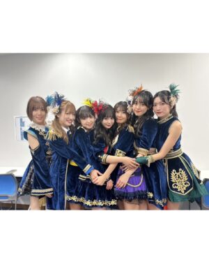 Mai Takeuchi Instagram - …

2023.11.3 ひらまつり🪞🎀

6億年ぶりくらいにアイドルになりました🪄
尊敬する先輩、平松可奈子さんから声がかかり
トキメイテしまったので出演を決めました✊

今はideal pecoのパフォーマンスディレクターとして
アイドルを支えるお仕事をさせていただいているので
ずいぶんステージに立つ機会は減ってしまったけど
やっぱりステージに立つ事は大大大好き🫰🏻♡

だからこそ、舞ができる事ってきっとあるはず！

裏方だから表に出ちゃいけないとか無いと思うので
今回はとびっきり楽しんでステージに立ちました🩷💚

アイペコのレッド担当、近石日奈ちゃんが来てくれたり
アイペコファンの方が来てくださったり
愛してやまない、たけうちーむ♡が来てくれたり

ちょーーー幸せな1日だったナ‼️
(次の日の身体へのダメージ凄かったけど)

こんなにも幸せな時間を作ってくれた
可奈子さんに大感謝祭🎀

あいどるってさいこう〜