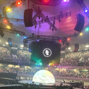 Mai Takeuchi Instagram - …

時差投稿ですが…🤫♡

ふるっぱー武道館 見学させていただきました✨
眩しいくらいきらきらした表情が忘れられないです🥹
武道館ステージならではのフォーメーションもステキだったし
曲もパフォーマンスも衣装も最高でした😌

やっぱり日本武道館っていつ行っても神聖な場所というか
特別な場所だなぁ、、、と思いました

きっといつか絶対、アイペコも🎀🫧

.
.
.

推しのるなぴはとても可愛いぴだったよぴ。
人間国宝だよぴ😌
