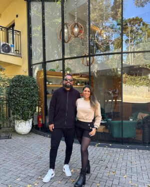 Maicon Souza Instagram - Parabéns meu amor, muitos anos de vida, q Deus abençoe sempre sua vida e q possamos comemorar muitos e muitos anos, te amo muito !!!