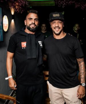 Maicon Souza Instagram - Parabéns meu mano, muitos anos de vida, Deus abençoe sempre e q vc continue sendo esse cara sensacional, te amo e tmj sempre !!!
