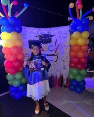 Maicon Souza Instagram - Q sua caminhada seja incrível meu amor! Formatura do primeiro ano do fundamental. 🙏🏻😍❤️