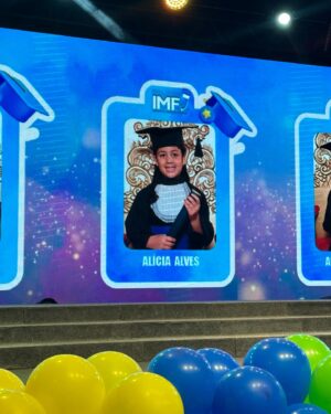 Maicon Souza Instagram - Q sua caminhada seja incrível meu amor! Formatura do primeiro ano do fundamental. 🙏🏻😍❤️