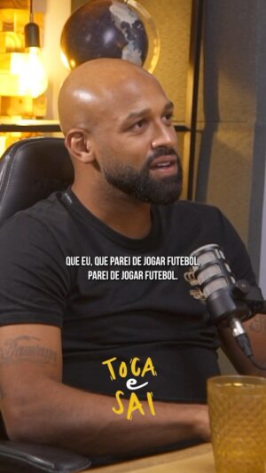 Maicon Souza Instagram - O Toca e Sai nem estreou, mas já tá dando spoiler do ep 02.

Com muita honra tivemos o privilégio de saber em primeira mão que o @f.bastos06 vai pendurar as chuteiras!
Parabens pela Carreira! 

A resenha completa vai ao ar dia 20.05. Mas se liga, nossa grande estreia é dia 13.05 com @diegosouzads87