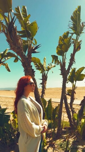 Maisy Kay Instagram - It was freezing on the beach but I’m still loving all of this Sunlight☀️ #newmusic