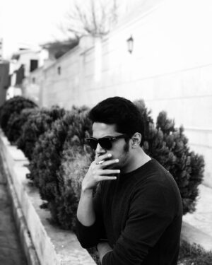 Majid Norouzi Instagram - 🚭
هم سنِ خودتی؟ 
یا تو هم زود بزرگ شدی؟؟؟
.
.
عکاسباشی: افشار ترین علی😍
.
.
#مجید_نوروزی 
#majid_norouzi 
#سیگار