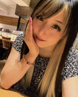 Makoto Instagram - エクステつけたのですけど
遠征中、維持できるか不安でもうとりたい、、、😂😂😂
メキシコで外したくなったらはずしてくれるお店あるのだろうか、、、、超音波エクステなのですが…