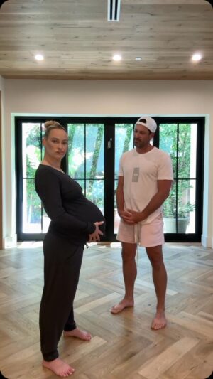 Maksim Chmerkovskiy Instagram - Counting down the daaaaaaysssssss! Incoming fam of 5  VERY SOON (6 if we include Hachi) 🤗

#couplevideos #couples #momlife #8monthspregnant #letsgo 
@cost_n_mayor choreo