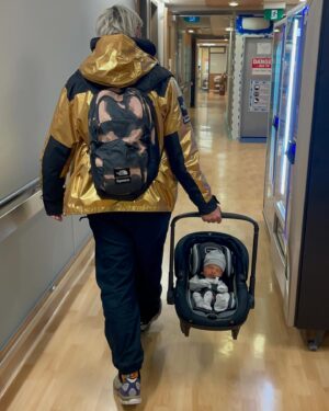 Maksim Golopolosov Instagram - Теперь я baby daddy.
Сынишку звать Лука.
Со мной Лука делит месяц своего рождения - ноябрь, а с мамой число - 15.
Интересный факт: Я, Настя и Лука родились в среду.