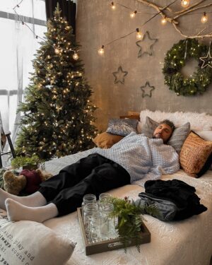 Maksim Golopolosov Instagram - С Новым годом 🎄