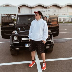 Maksim Starosvitskiy Instagram - Садись - прокачу 🏎