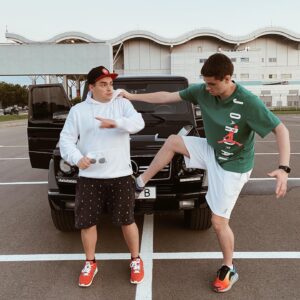 Maksim Starosvitskiy Instagram - Садись - прокачу 🏎
