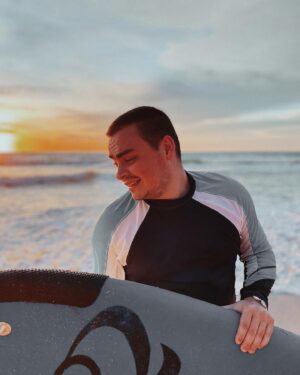 Maksim Starosvitskiy Instagram - ALOHA 🏄🏼‍♂️