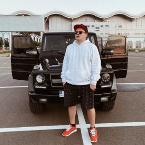 Maksim Starosvitskiy Instagram - Садись - прокачу 🏎