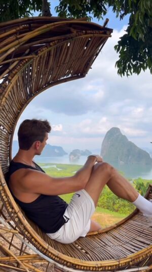 Maksim Zvonov Instagram - Thailand has sunk into my heart 😇
.
.
.
#thailand🇹🇭 #phuket #nature #niceview #mountains #videonature #viralvideos