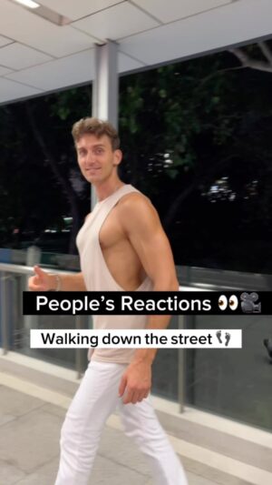Maksim Zvonov Instagram - People’s reactions 👀☺️😀 It’s funny)

-
-
-
-
#bigboy #peoplesreactions #modelmen #modellife #walkingstreet #walkingdownthestreet