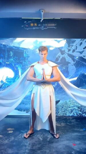 Maksim Zvonov Instagram - I’m ready for Halloween! And you? 
.
.
.
#halloween #thailand #superhero #cosplayangel #angel #halloweencostume #paparazzi #tiktok