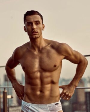 Maksim Zvonov Instagram - Always make a total effort, even when the odds are against you.
