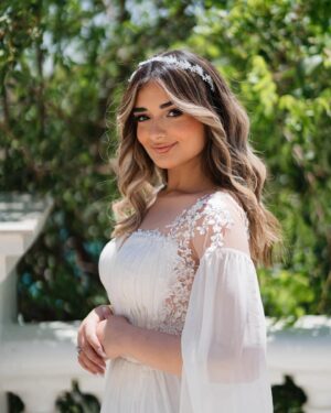 Malak Ahmed Zaher Instagram - A heart can be the most beautiful thing about a person 🤍
So leave footprints of love and kindness wherever you go ✨

My amazing team✨:

Creative / art director @mennakotbb 
Photographer : @kareem.muhamed 
Director&DOP: @ziad.raslan 
Videography: @alynegmm @_thefilmmakers 
Stylist : @mennakotbb 
Designer : @tayacouture 
Jewelry : @iramjewelry_ 
Makeup artist : @makeupbysalmash 
Hair dresser : @alfredandmina @alfredmakram 
Locations : @stregisnewcapital