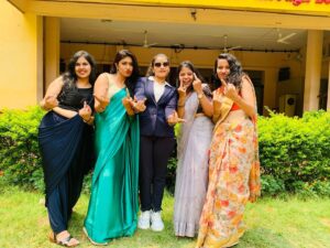 Malavika Satheesan Instagram - I don’t think I would have survived college without my baby girls ❤️✨