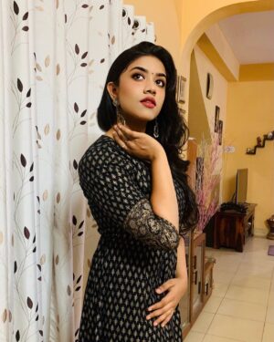 Malavika Satheesan Instagram - Happy Diwali ✨❣️#diwali2021 #love #pictureoftheday #instagram #instalove #instahub