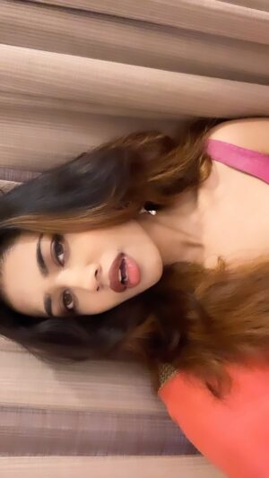 Malavika Satheesan Instagram - Teri yeh adda 🌹

#trendingnow #trendingsongs #trendingaudio #trendingreels #exploremore #explore #foryou #fyp #instagood #instamood