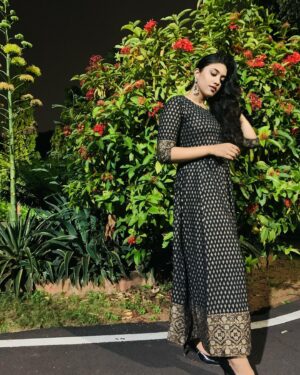 Malavika Satheesan Instagram - Happy Diwali ✨❣️#diwali2021 #love #pictureoftheday #instagram #instalove #instahub