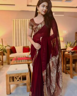Malavika Satheesan Instagram - Mumma ka saree ❤️❤️

#saree #pictureoftheday #insta #love #instagram #instadaily #instagram #instamood