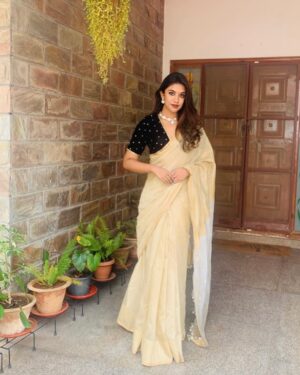 Malavika Satheesan Instagram - Last one, I promise