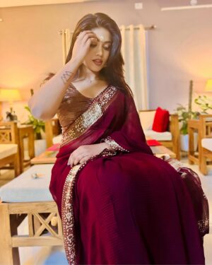 Malavika Satheesan Instagram - Mumma ka saree ❤️❤️

#saree #pictureoftheday #insta #love #instagram #instadaily #instagram #instamood