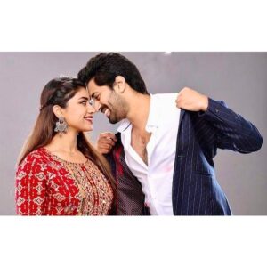 Malavika Satheesan Instagram - Happy dussehra ✨❤️. #bts

Boyfriend for hire from 14th October❤️✨❤️✨

#boyfriendforhire #bts #pictureoftheday #telugufilm