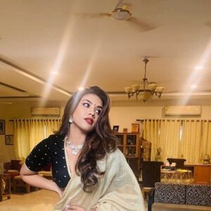 Malavika Satheesan Instagram - Starting with these ✨

#instagood #instagram #instalove #saree